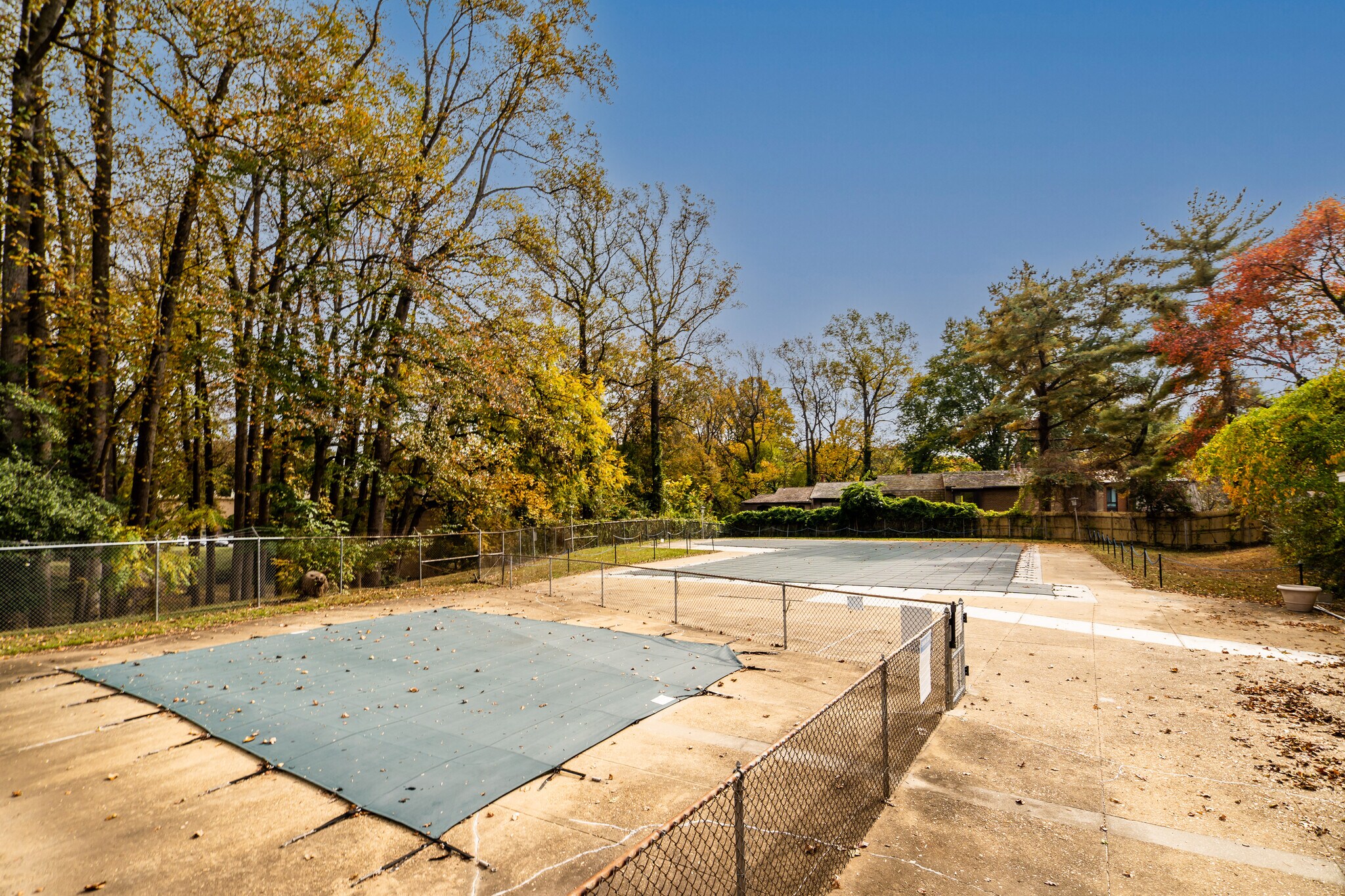 Building Photo - 4965 Americana Dr