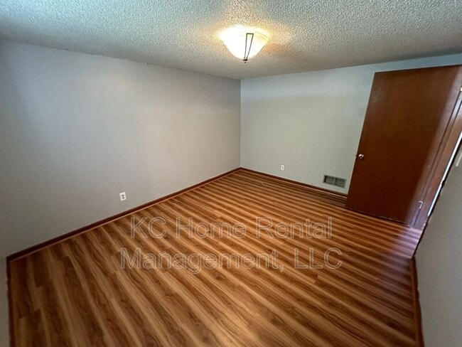 Building Photo - 1209 SW Westminister Rd