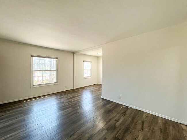 Building Photo - 3401 W 84th Pl