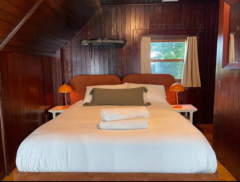 2nd Bedroom (Original Man's Room) - 50 Edgehill Rd