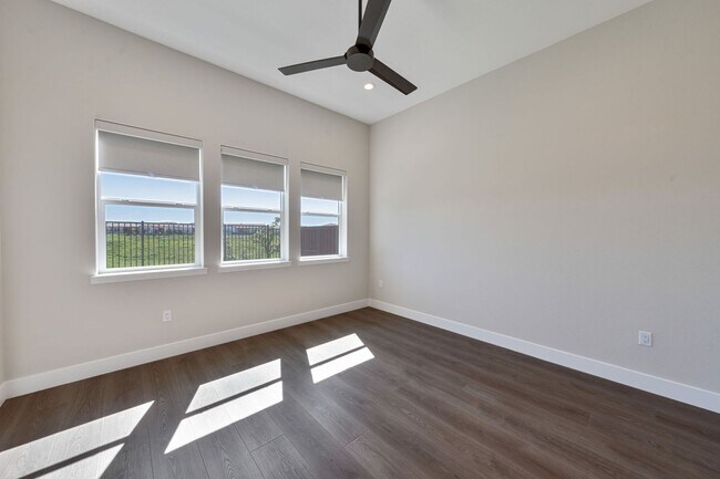 Building Photo - Single-Story Folsom Rental Backing to Greenbelt in Regency 55+!