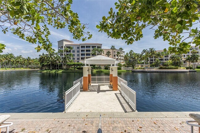 Building Photo - 731 Crandon Blvd