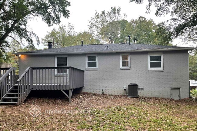 Building Photo - 353 Simca St SE