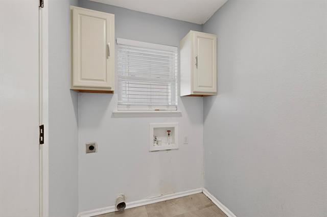 Building Photo - 3401 Hillsdale Ln