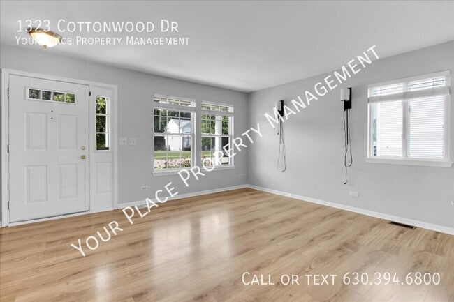 Building Photo - 1323 Cottonwood Dr