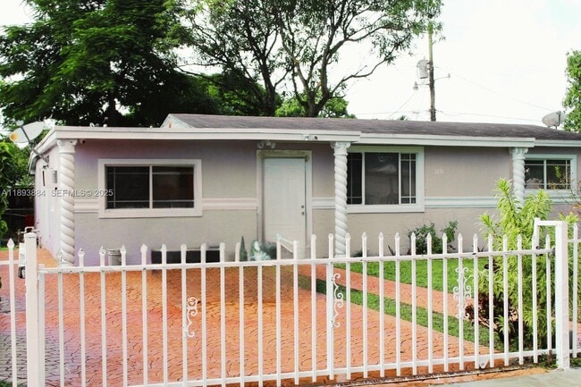 Building Photo - 1831 NW 185th St