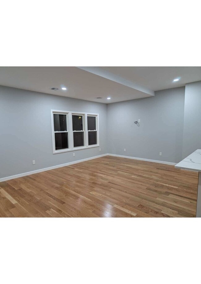 Building Photo - 7448 45th Ave