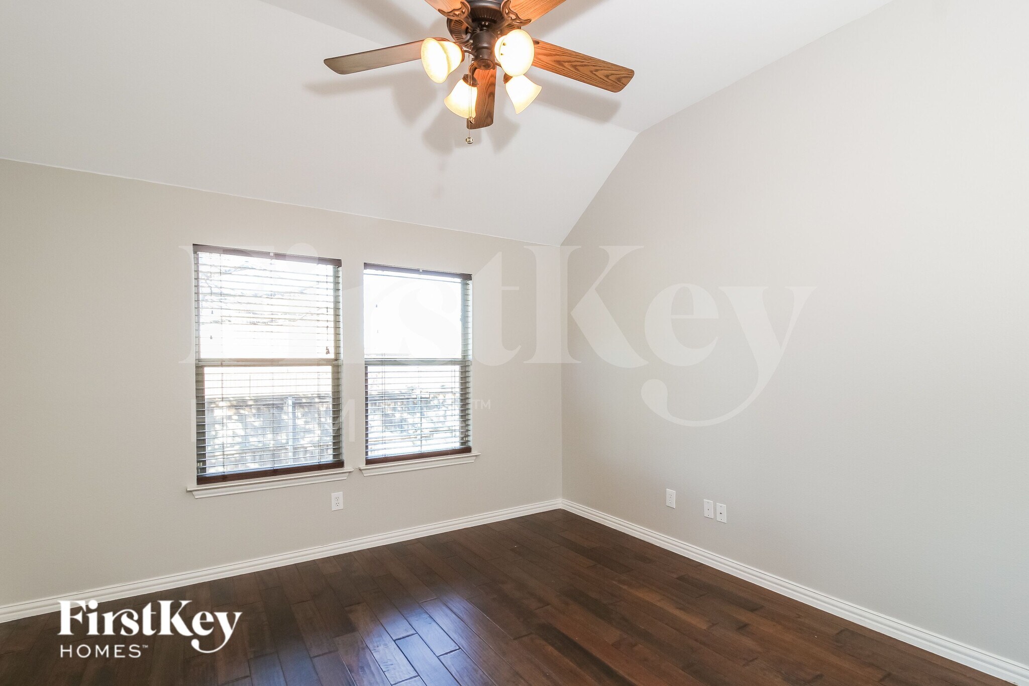 Building Photo - 206 Lavaca Dr
