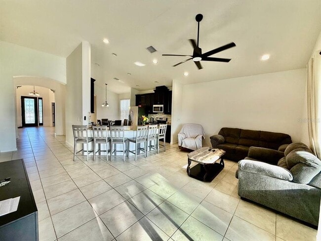 Building Photo - 7832 Red Hickory Pl