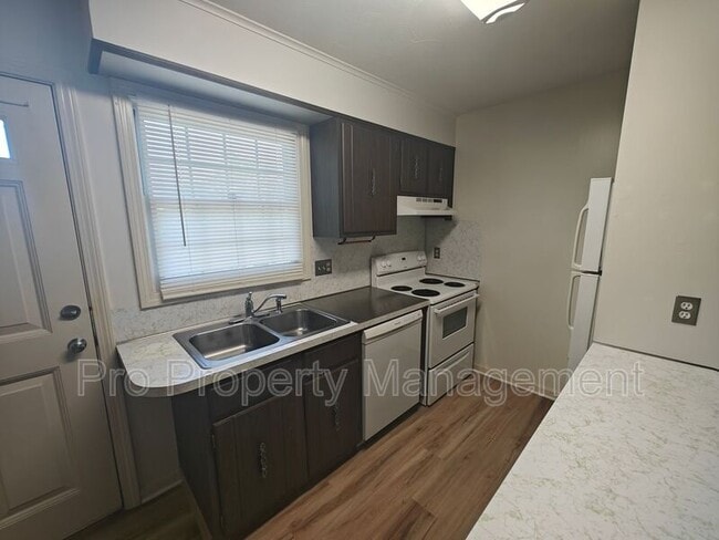 Building Photo - 18 Broadview Terrace