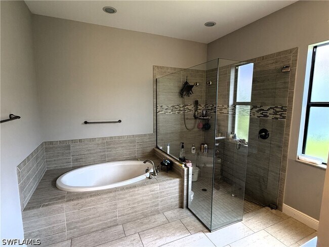 Building Photo - 10124 Belcrest Blvd