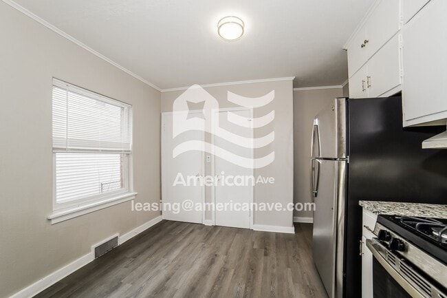 Building Photo - 813 W Melbourne Ave