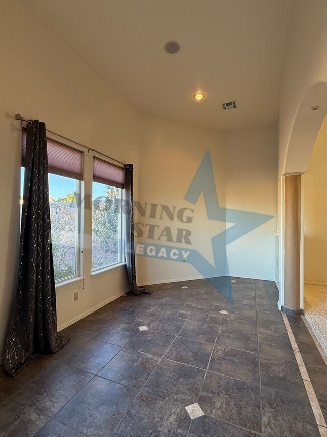 Building Photo - 4 bedroom, 4 bath house - Must see landscaping!