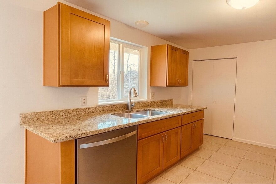 Building Photo - 6008 S Mason Ave