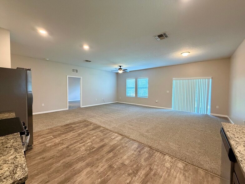 Building Photo - 1136 Roberta Rd