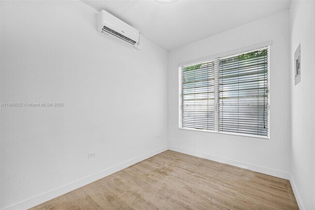 Building Photo - 641 10th St