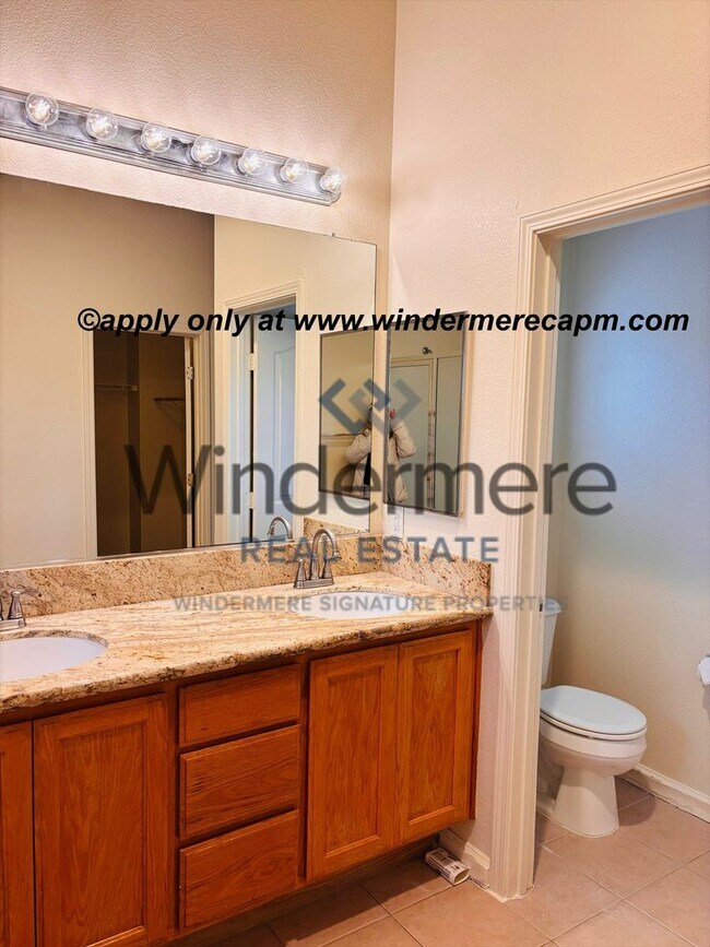 Building Photo - Bright & Spacious Two-Story home in Natomas Park!!