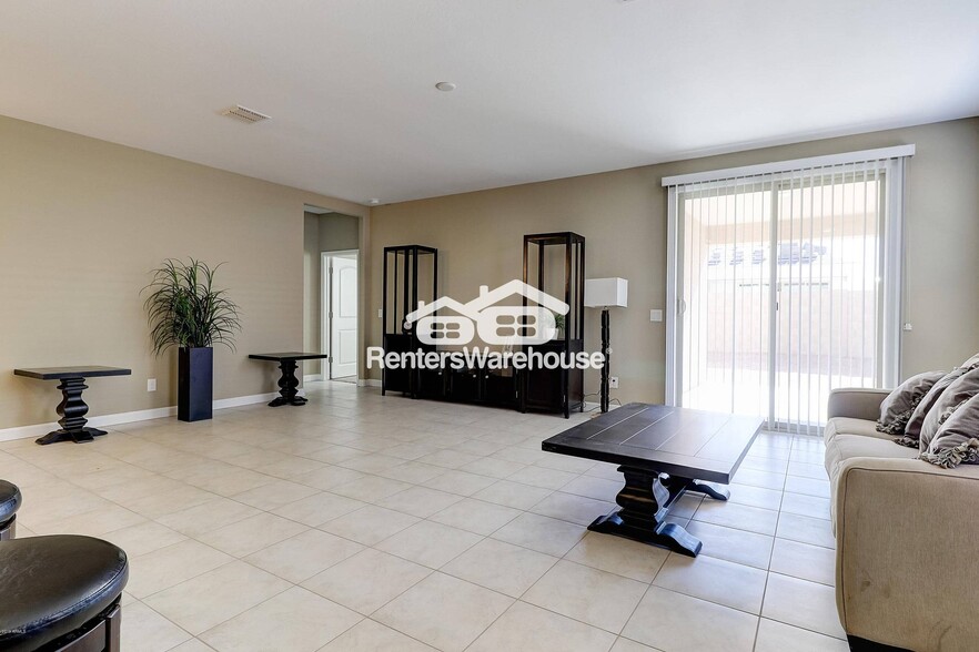 Building Photo - 41023 W Crane Dr