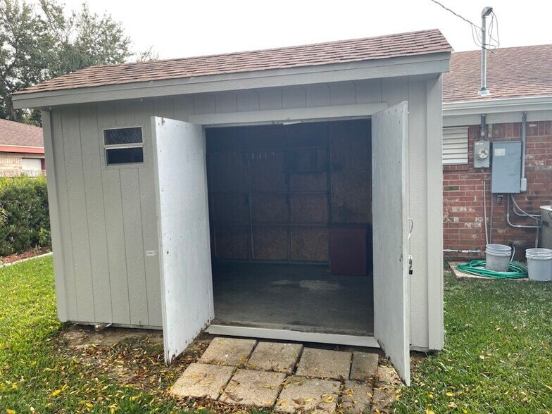 Storage Shed - 2718 19th Ave N