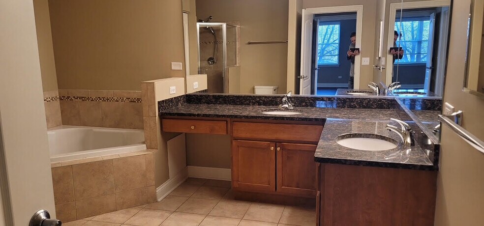 Building Photo - 1 Itasca Pl