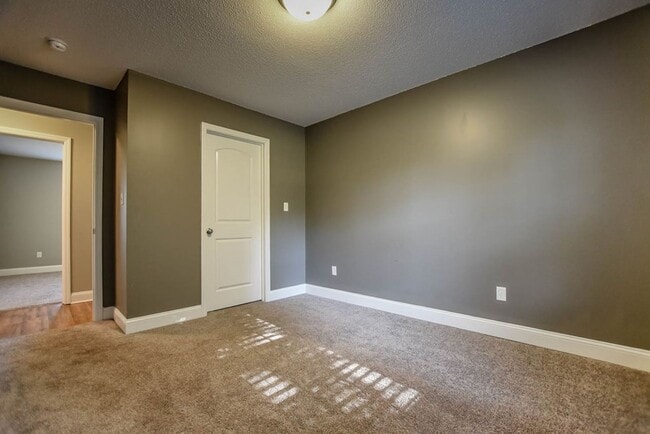 Building Photo - Luxurious 3BD/2BA Home with Premium Features in Coveted Cottonwood Neighborhood!