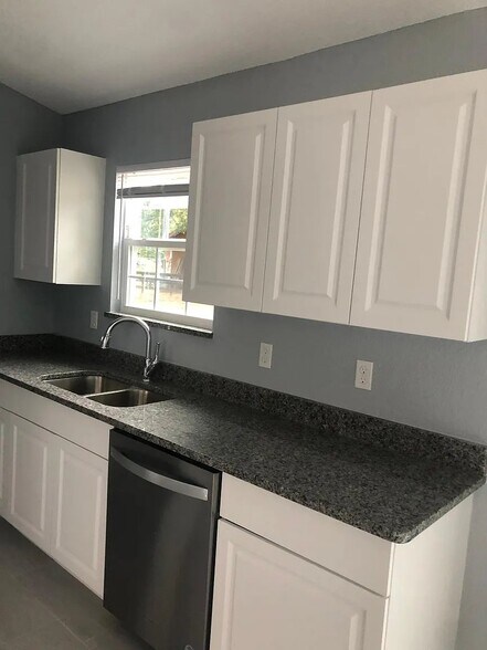 Building Photo - 342 Locust Pass Pl