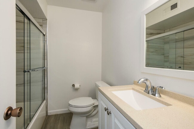 Building Photo - 5105 Admiralty Ln