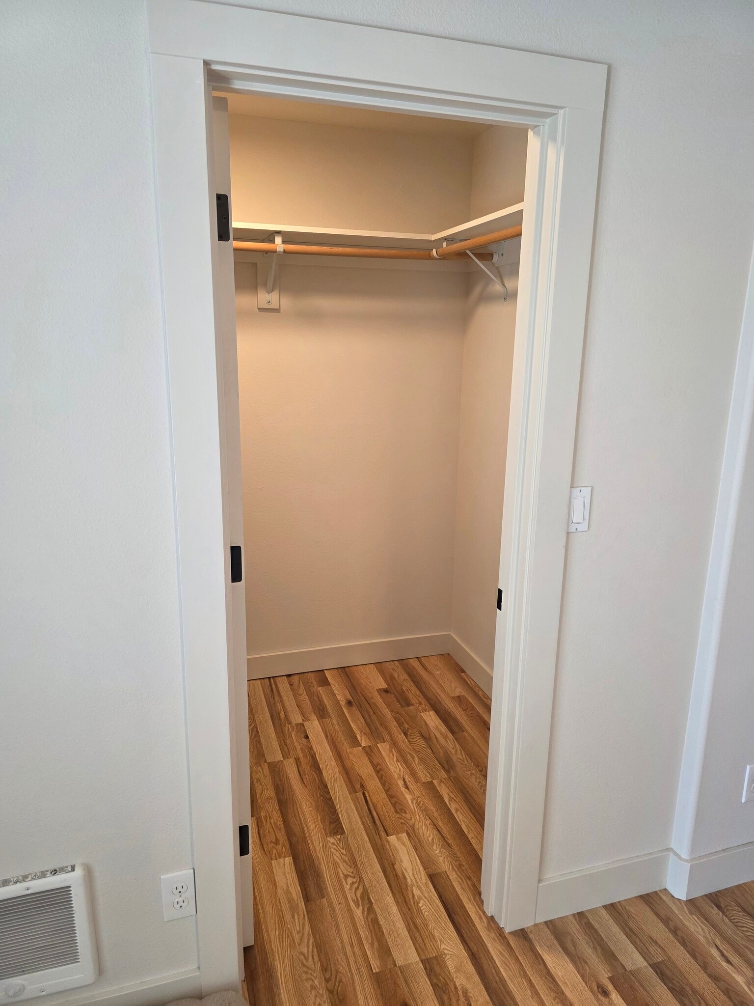 Building Photo - 1059 NW Saginaw Ave