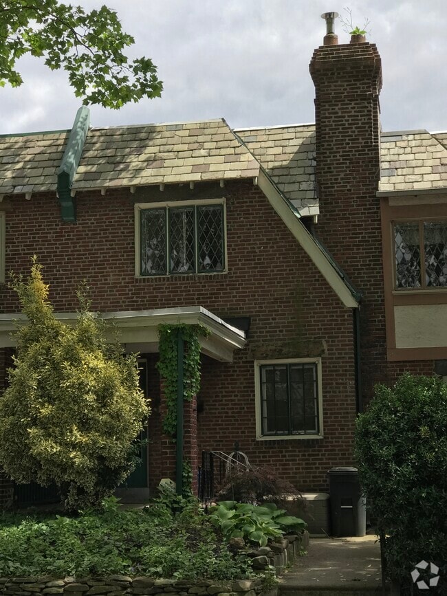 Building Photo - 3444 W Queen Ln