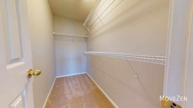 Building Photo - 6032 Saybrooke Dr