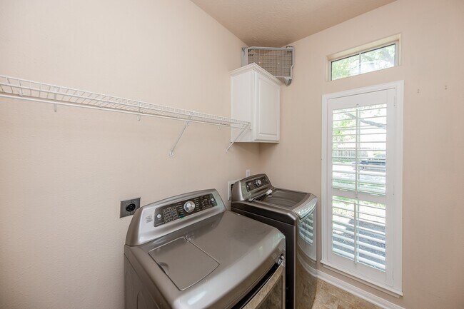 Building Photo - 14203 Alamosa Ct