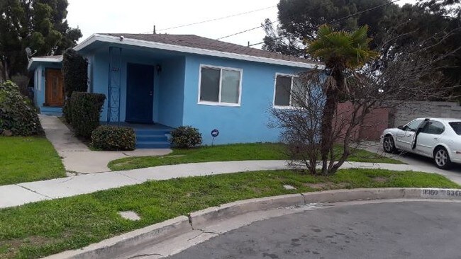Front Unit Duplex - 9350 S 6th Ave
