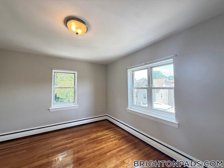 Building Photo - 63 Selkirk Rd