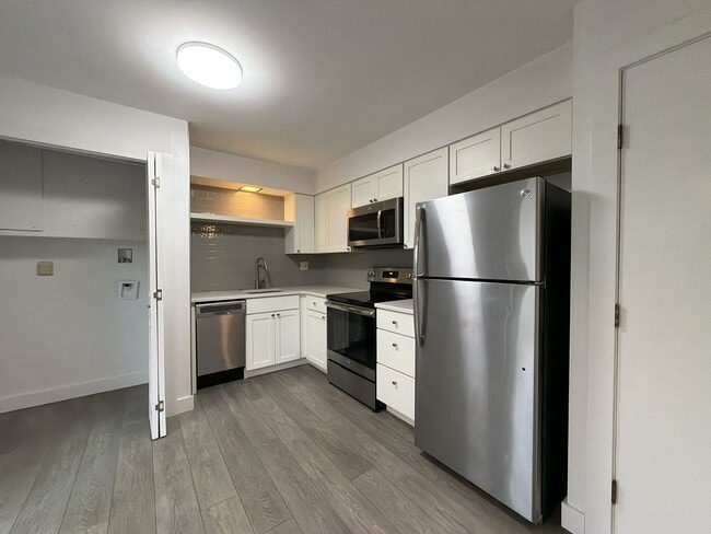 Building Photo - 2354 SE 48th Av