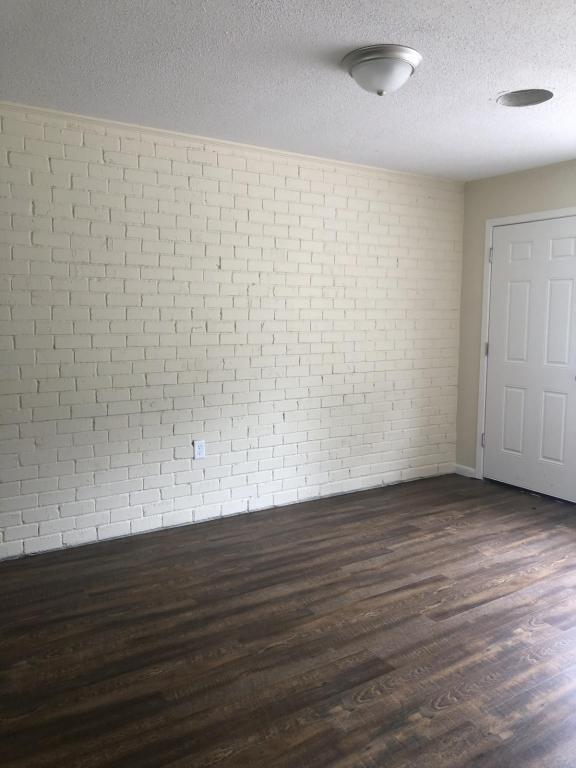 Building Photo - 39503 LA-74