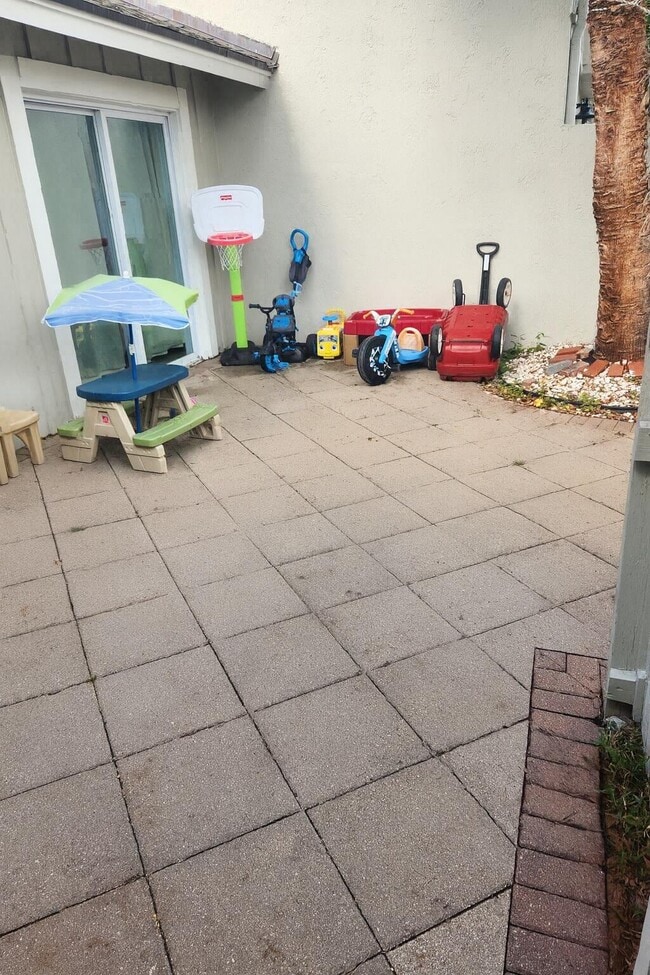 Building Photo - 12760 Spinnaker Ln