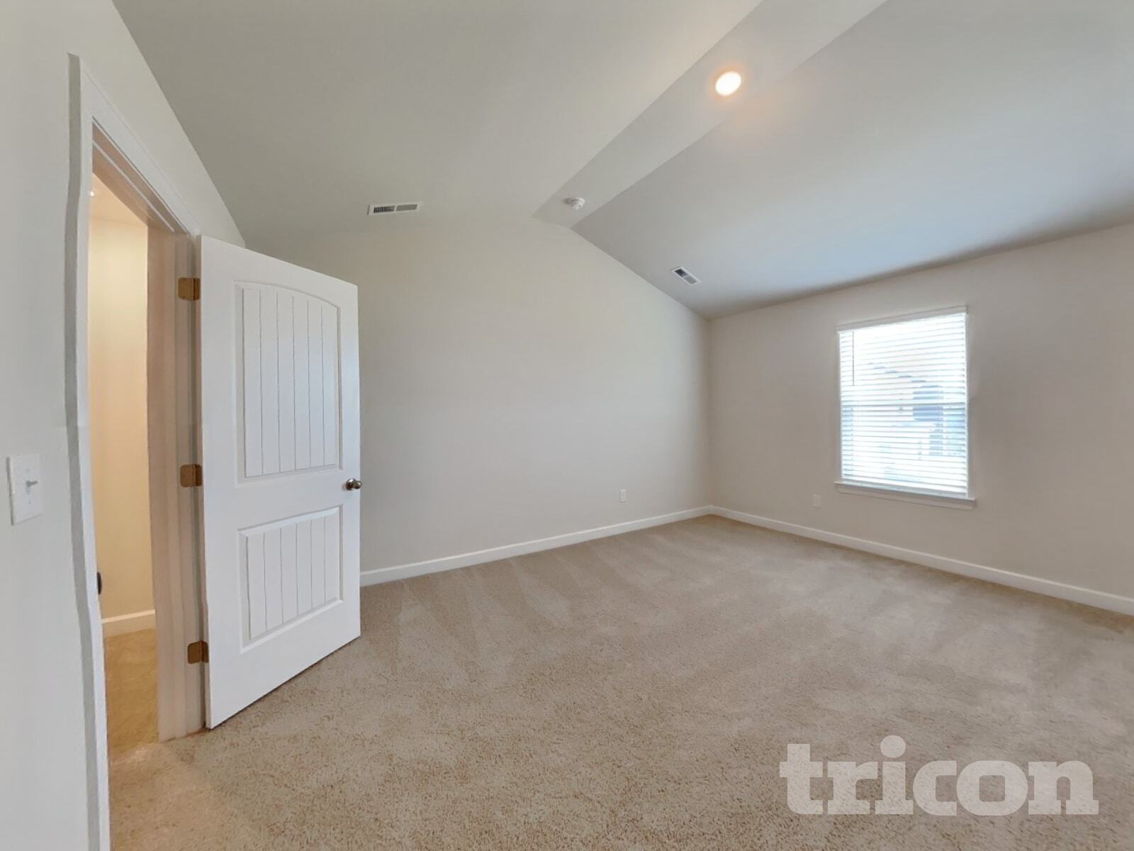 Building Photo - 3326 Quintana Dr