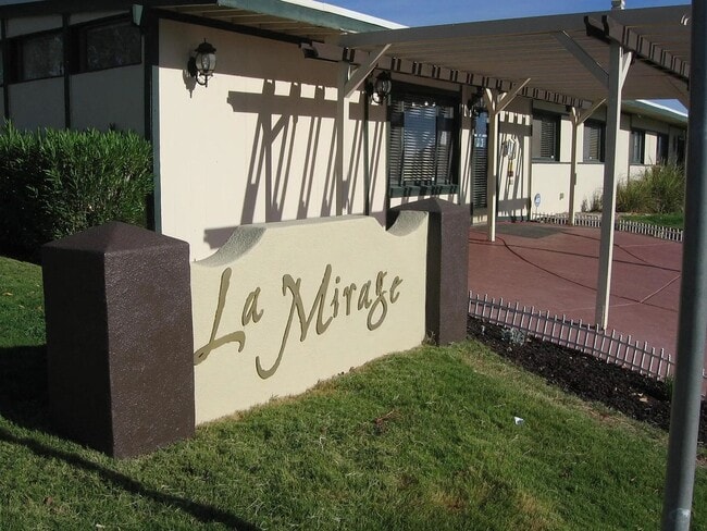 Interior Photo - La Mirage
