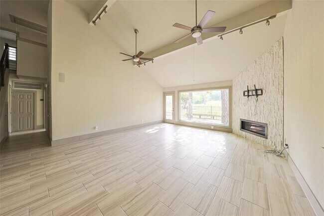 Building Photo - 20 N Timber Top Dr