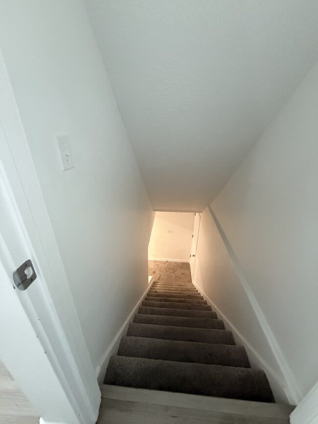 Building Photo - 398 Grassland Dr