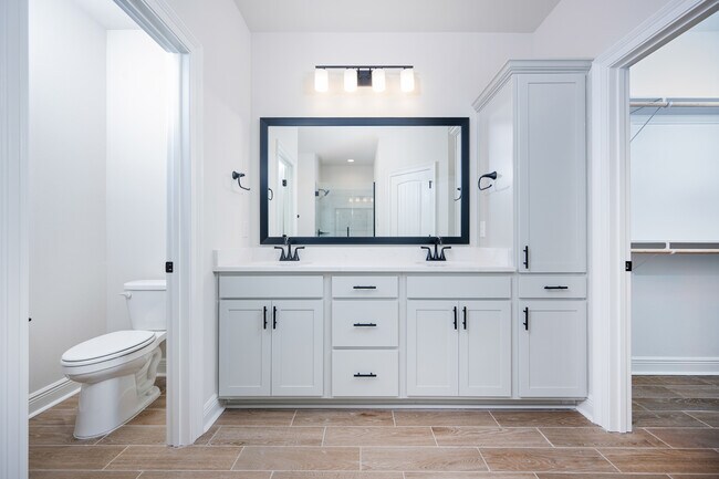 Building Photo - 3630 Ancient Oaks Cir