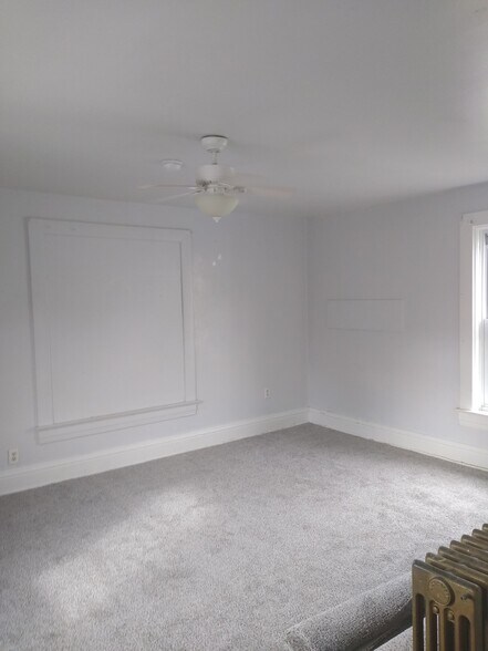 Building Photo - 517 4th St