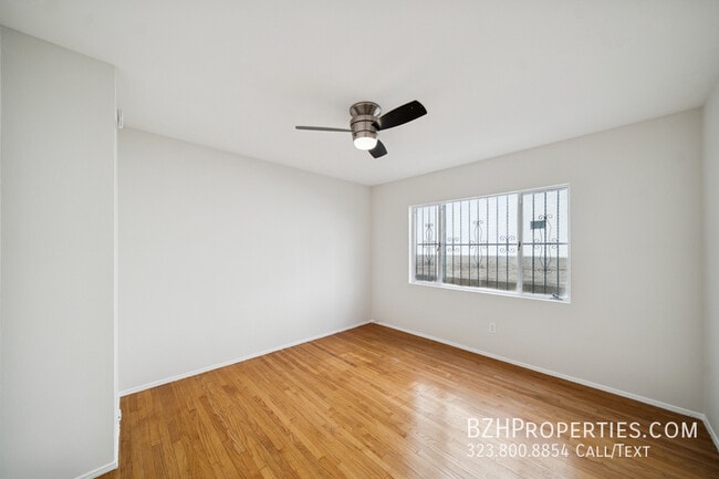 Building Photo - 1306 Havenhurst Dr