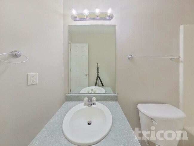 Building Photo - 1195 Misty Meadows Way