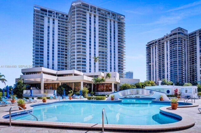 Building Photo - 19707 Turnberry Way