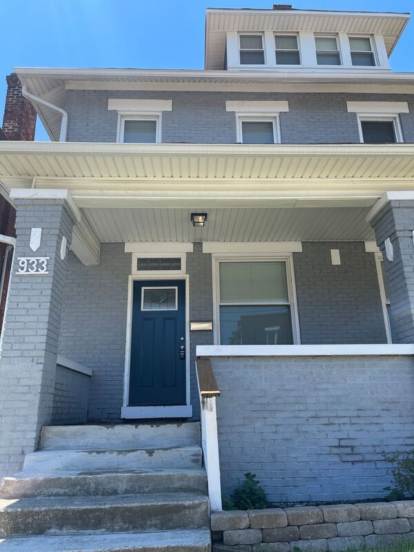 Building Photo - 931-933 E. Whittier Street