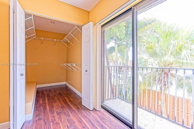 Building Photo - 2585 Garden Ct