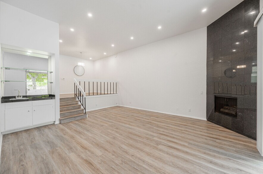 Building Photo - 4655 Natick Ave
