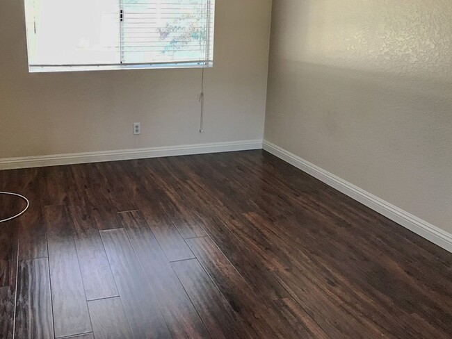 Building Photo - Beautiful 2-Bedroom, 2-Bathroom Condo for ...