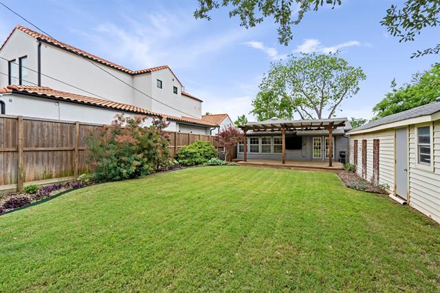 Building Photo - 8406 Lakemont Dr